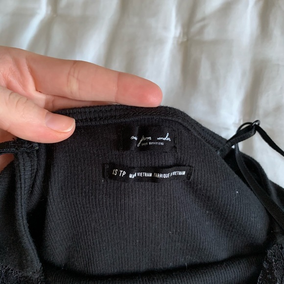 UO / lace cami - Picture 3 of 3